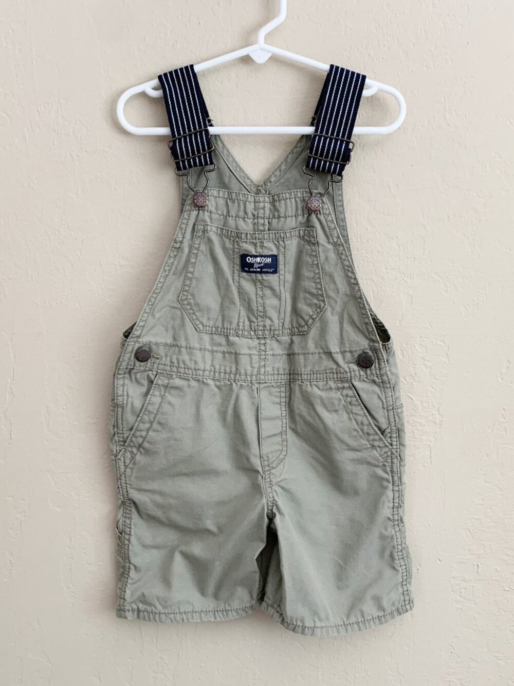 OshKosh Shortalls / Overalls • 4T